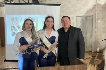 Foto - Sessão Solene em comemoração aos 26 anos de emancipação Politico - Administrativa de Capão do Cipó e entrega de diplomas de Honra ao Mérito.