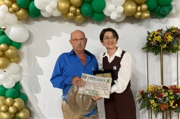 Foto - Sessão Solene em comemoração aos 26 anos de emancipação Politico - Administrativa de Capão do Cipó e entrega de diplomas de Honra ao Mérito.